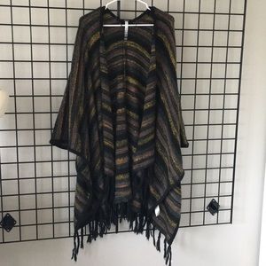 Kensie poncho